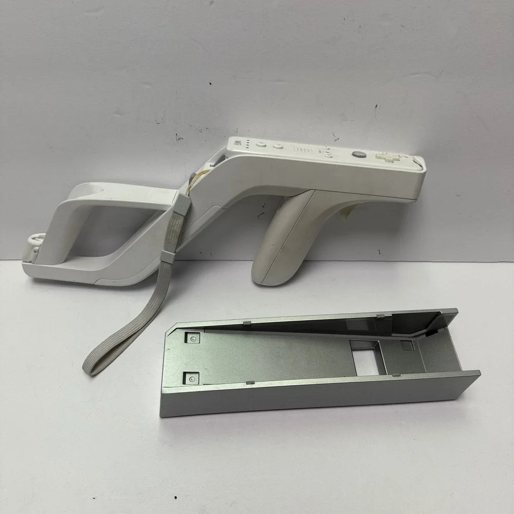 Nintendo Wii Zapper controller and Console Stand White Light Gun Accessory